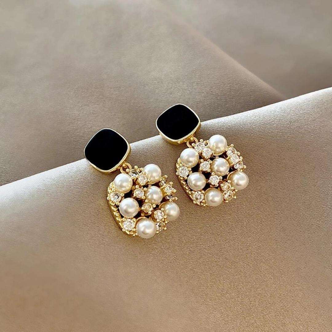 Éblouissantes Boucles d'Oreilles de Luxe en Pierre Noire et Perles Dorées