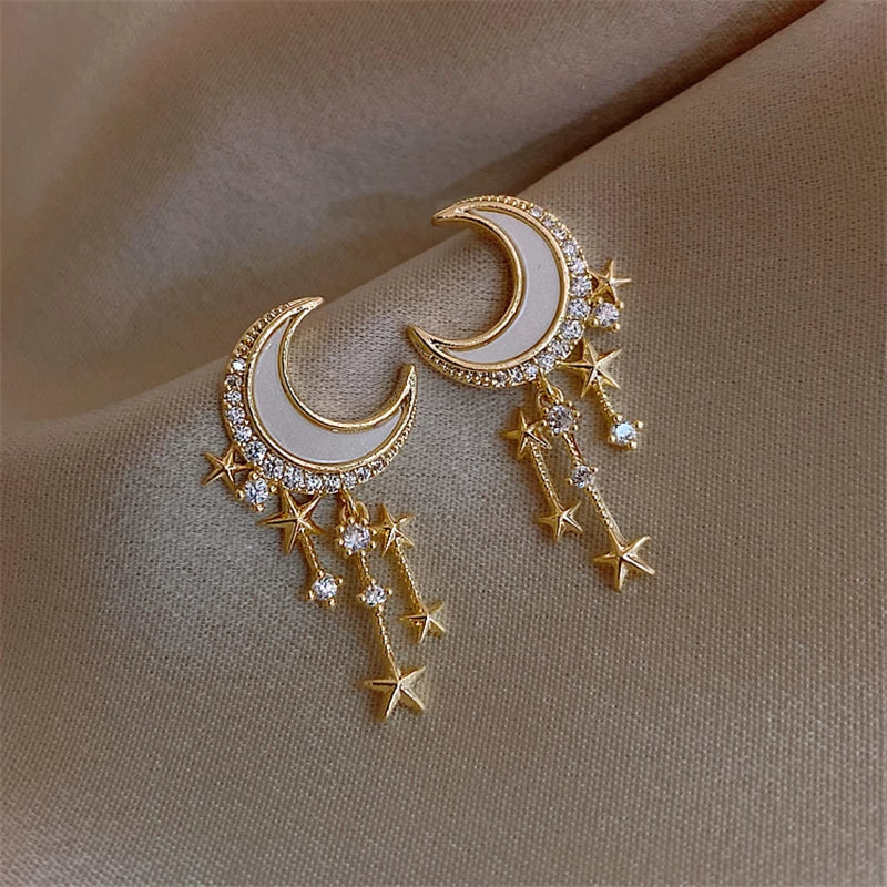 Éblouissantes Boucles d'Oreilles en Forme de Lune pour un Élégance Céleste