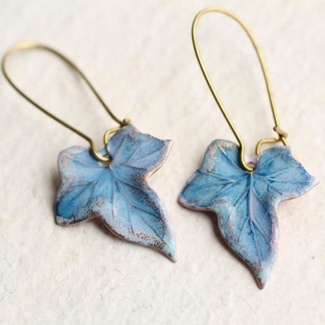 Éblouissantes Boucles d'Oreilles en Or avec Feuilles Bleu Éclatantes