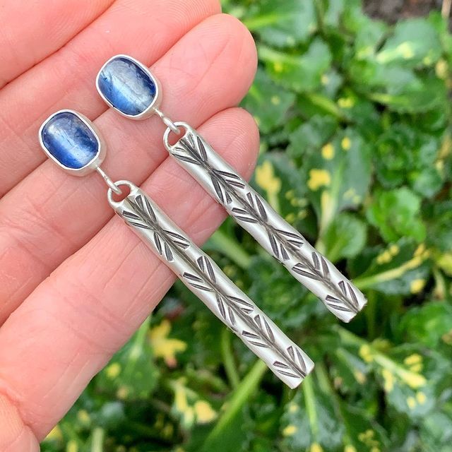 Éblouissantes Boucles d'Oreilles Vintage en Argent avec Pierre Bleue précieuse