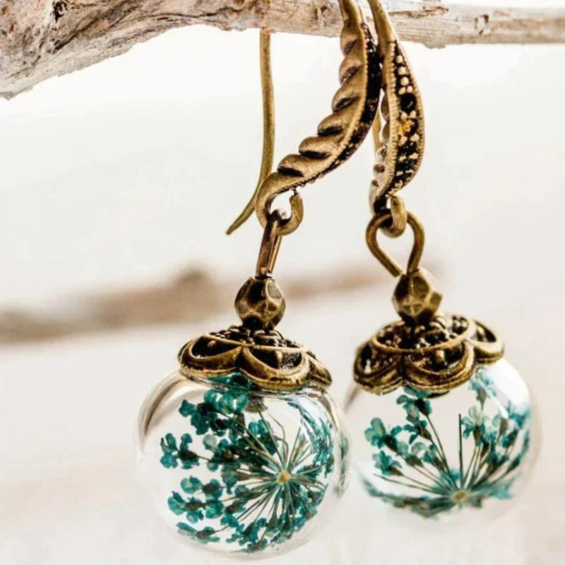 Éblouissantes Boucles d'Oreilles en Or Antique Inspirées de la Nature Exotique