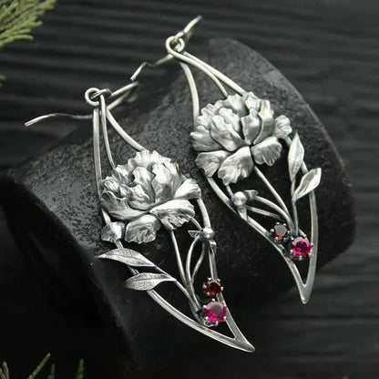 Boucles d'Oreilles Boho Élégantes avec Floral en Argent et Zircon Rouge Étincelant