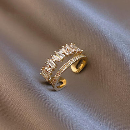Bague Couronne en Or avec Zirconium Ajustable, Élégance et Luxe à Votre Portée