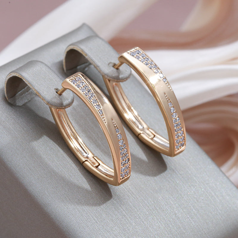 Éblouissantes Boucles d'oreilles en Or avec Zirconia : Élégance et Précision à votre portée