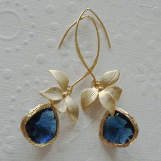 Élégantes Boucles d'Oreilles Vintage en Bleu avec Fleur Dorée