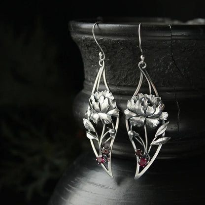 Boucles d'Oreilles Boho Élégantes avec Floral en Argent et Zircon Rouge Étincelant