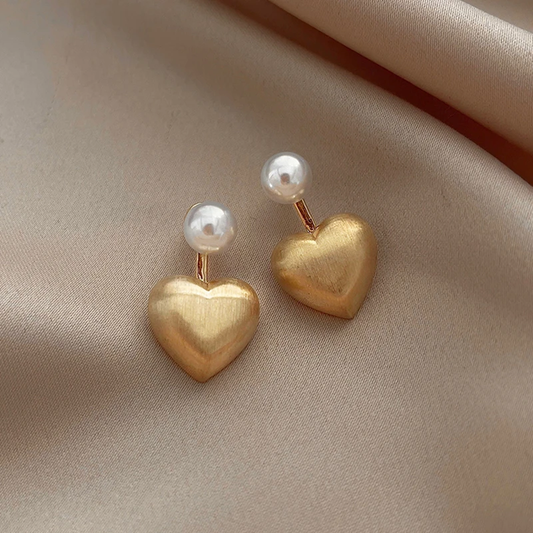 Élégantes Boucles d'Oreilles en Cœur Doré Agrémentées de Perles Chic