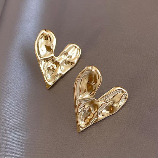 Élégantes Boucles d'Oreilles en Or en Forme de Beaux Coeurs