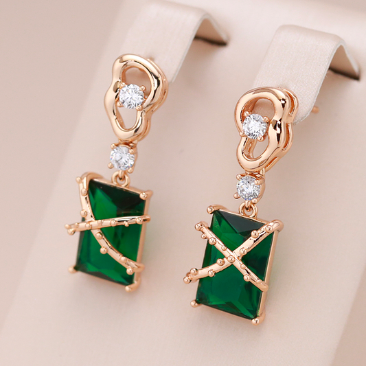 Élégantes Boucles d'Oreilles en Or Embellies de Cristal Vert