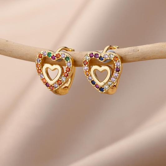 Élégantes Boucles d'Oreilles en Forme de Coeur en Or avec Cristaux Multicolores