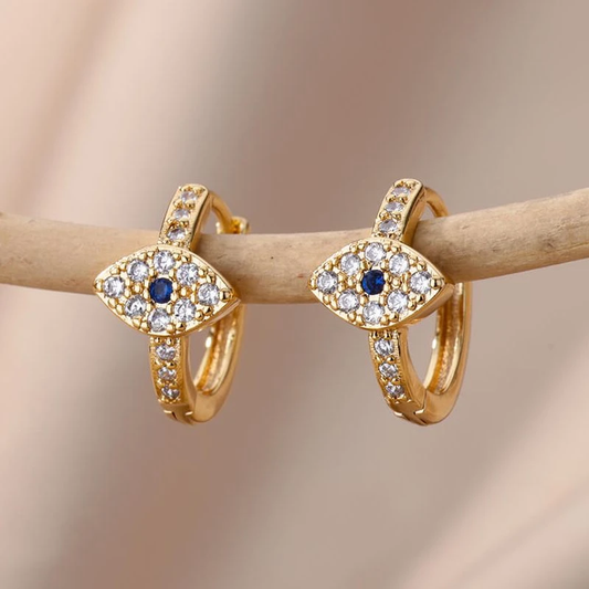 Élégantes Boucles d'Oreilles Minimalistes Nazar Boncuk en Or avec Éclat de Zirconia