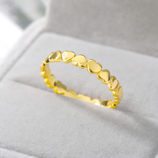 Élégante Bague en Or aux Formes de Cœurs
