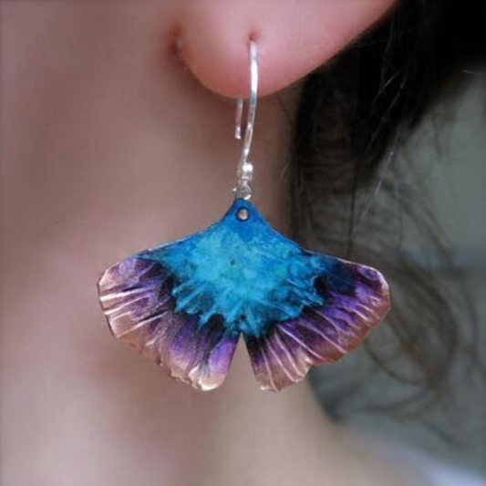 Éblouissantes boucles d'oreilles bohème en argent sterling avec délicats motifs de papillon bleu