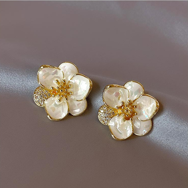 Éblouissantes Boucles d'Oreilles en Or - Pétales Élégants