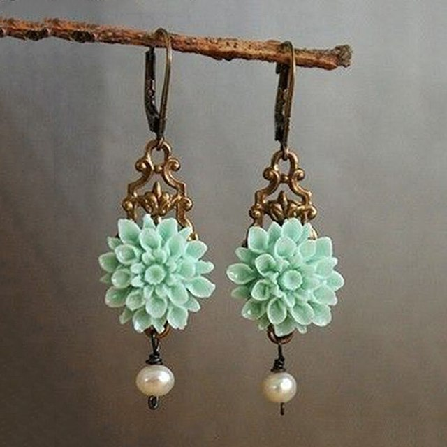 Boucles d'oreilles Boho Élégantes avec Fleurs Turquoises et Perles Chics