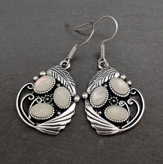 Boucles d'oreilles vintage en argent ornées de cristaux blancs scintillants