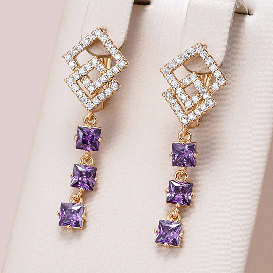 Éblouissantes Boucles d'oreilles en or ornées de cristaux violets