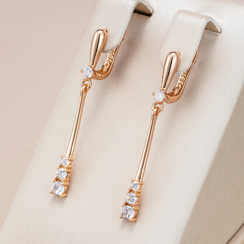 Boucles d'oreilles Élégantes en Plaqué Or avec Éblouissant Zirconia