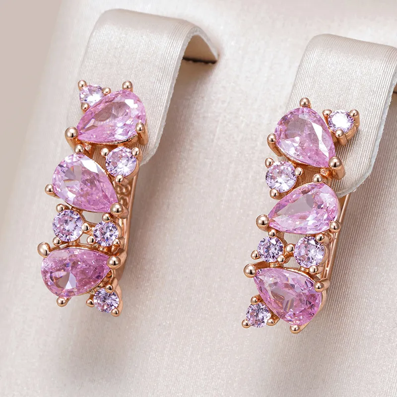Éblouissantes boucles d'oreilles en cristal rose sophistiqué
