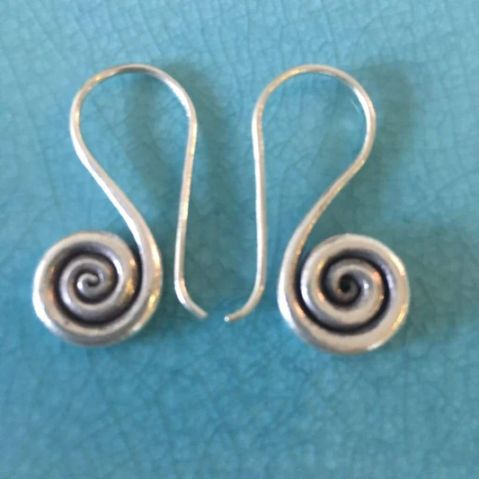 Éblouissantes boucles d'oreilles spirales en argent sterling