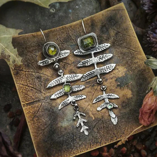 Élégantes boucles d'oreilles en argent en forme de feuilles