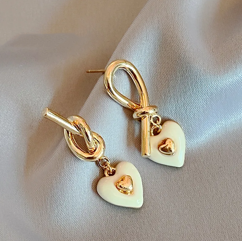 Éclatantes Boucles d'Oreilles Élégantes en Cœur Blanc