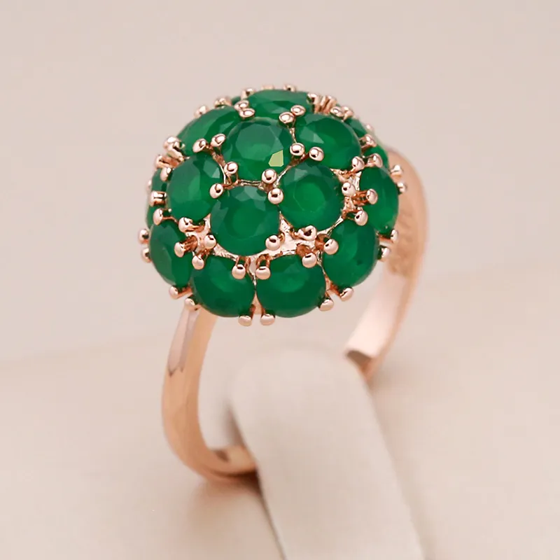 Sublime Bague Verte Élégante pour un Style Unique