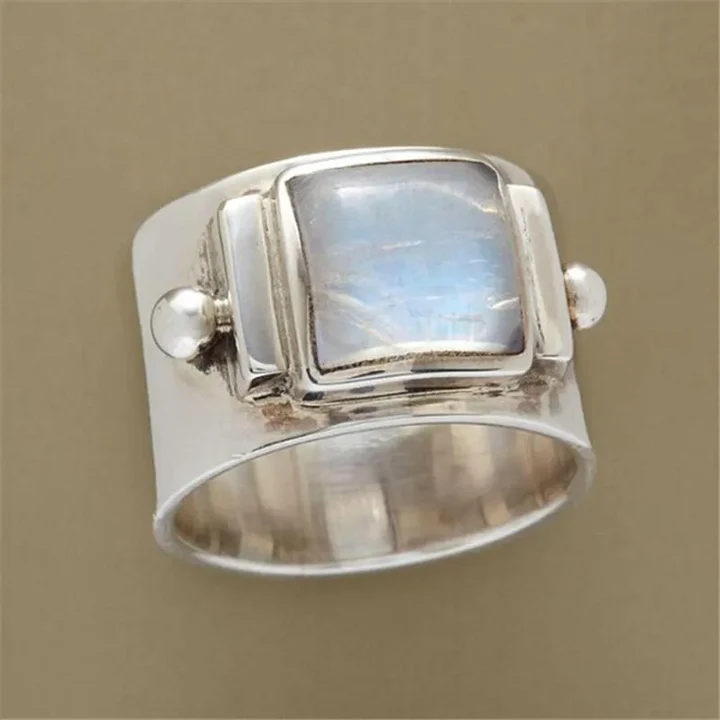 Éblouissante bague vintage en cristal de lune cubique