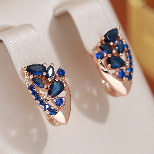 Éblouissantes boucles d'oreilles bleues avec zirconias scintillantes