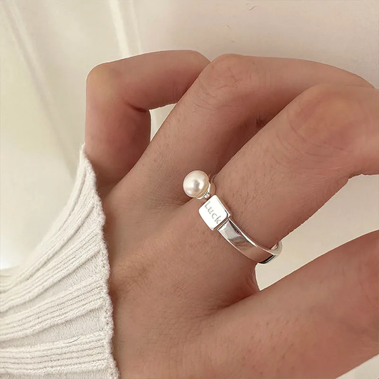 Bague élégante en perles pour attirer la chance et la sérénité