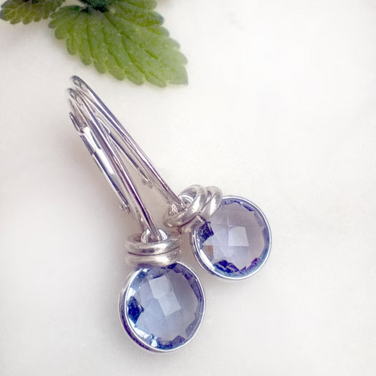 Boucles d'oreilles vintage en argent avec éclat de cristal bleu