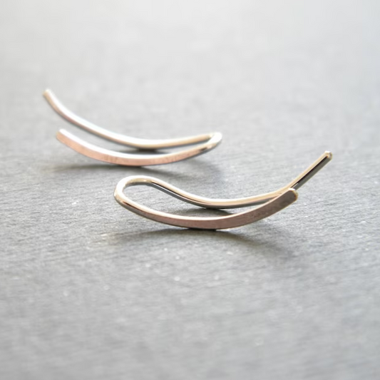 Éclat d'antan : Boucles d'oreilles en argent vintage raffinées