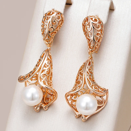 Élégantes Boucles d'Oreilles Clochette en Perles Chic et Raffinées