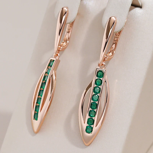 Éblouissantes boucles d'oreilles ornées de zirconium vert émeraude