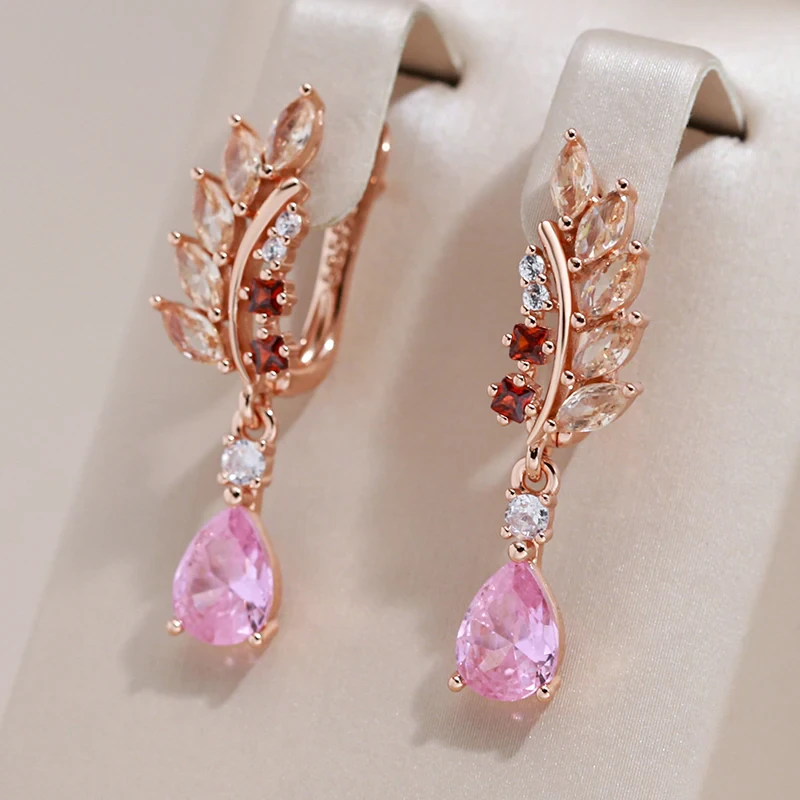 Éblouissantes boucles d'oreilles en zirconium rose pour une touche d'élégance raffinée