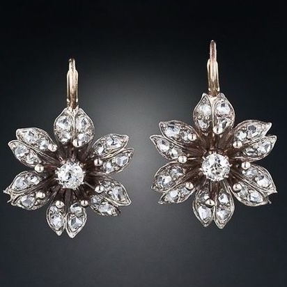 Élégantes boucles d'oreilles en cristal à motif floral