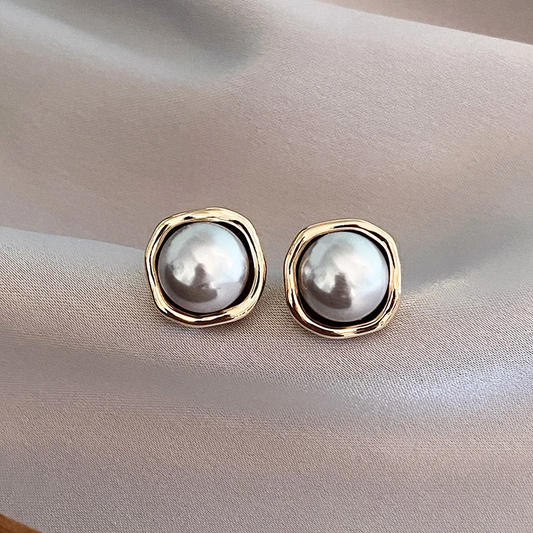 Boucles d'oreilles chic en perles noires raffinées