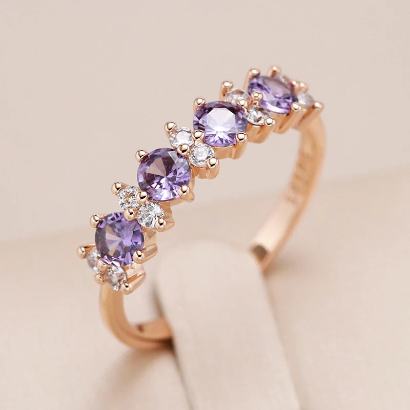Bijou raffiné en zirconium violet scintillant