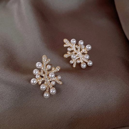 Boucles d'oreilles raffinées en corail et perles pour une touche d'élégance intemporelle