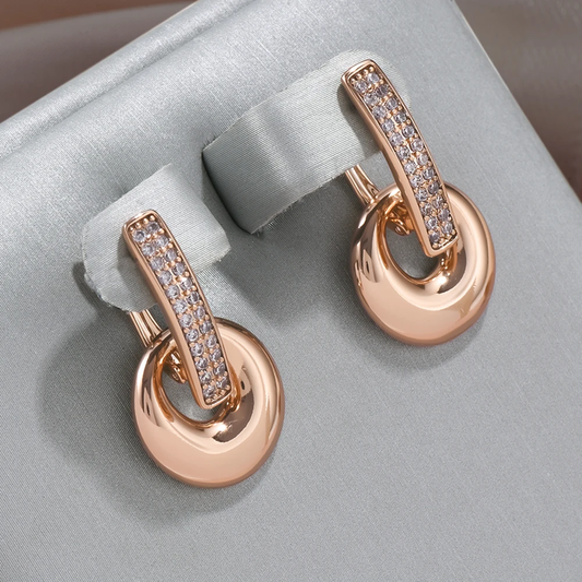 Élégantes boucles d'oreilles en plaqué or : design audacieux et charme intemporel