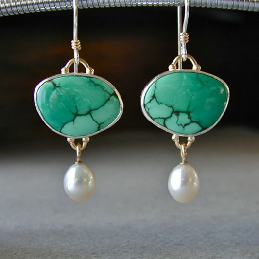 Boucles d'oreilles vintage en turquoise ornées de perles raffinées