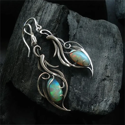 Éblouissantes Boucles d'Oreilles Vintage en Argent ornées d'Opale Bleue