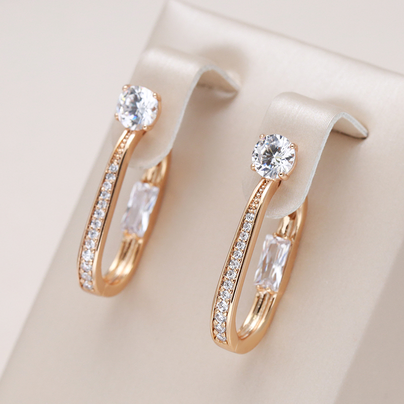 Boucles d'oreilles Élégance en or ornées de Zirconia scintillants