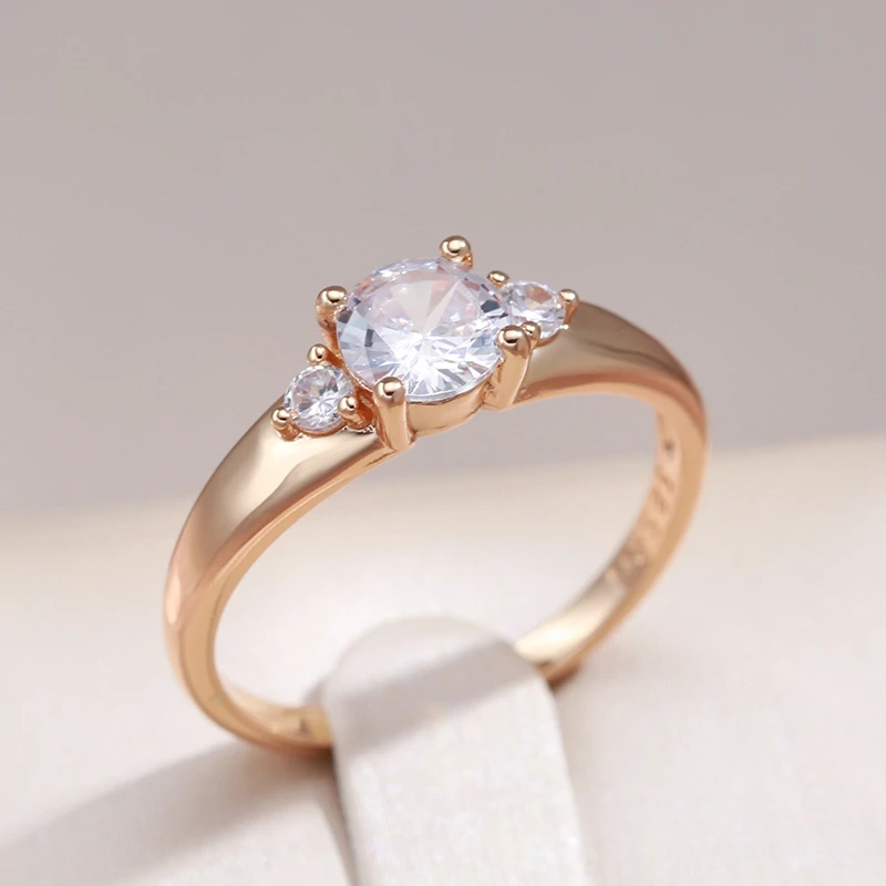 Bague Chic en Or avec Éclat de Cristal