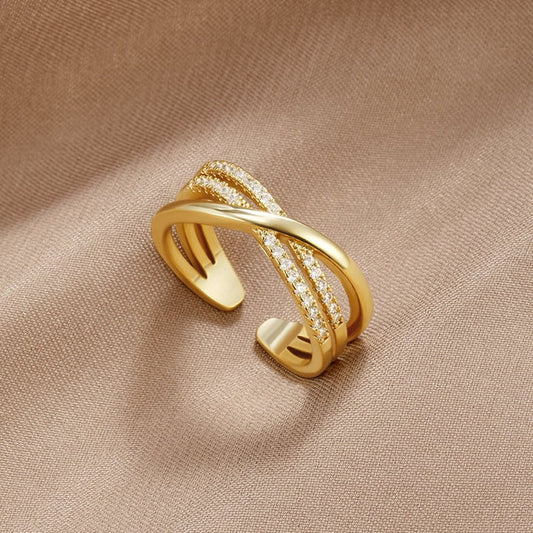 Bague Éclatante en Croix : Élégance Rayonnante
